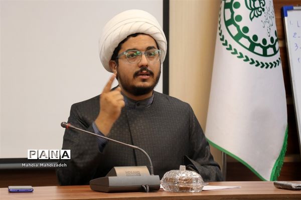 کارگاه تولید محتوای رسانه‌ای با همکاری سازمان تبلیغات در محل سازمان دانش‌آموزی