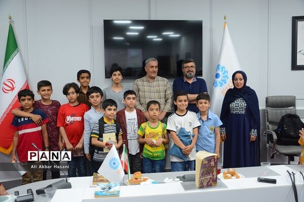 نشست نقد و بررسی کتاب «کودکستان آقا مرسل» در قم