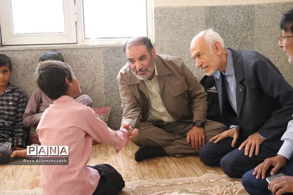 اعزام دانش‌آموزان زیارت اولی روستاهای محروم بشاگرد به مشهد مقدس