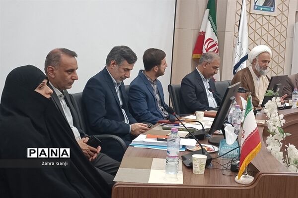 نشست مشترک مدیران و نماینده بانوان سازمان بسیج فرهنگیان استان فارس
