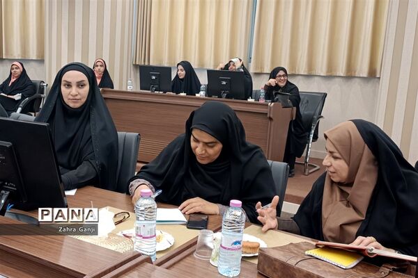 نشست مشترک مدیران و نماینده بانوان سازمان بسیج فرهنگیان استان فارس