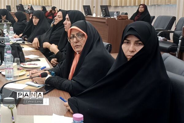 نشست مشترک مدیران و نماینده بانوان سازمان بسیج فرهنگیان استان فارس