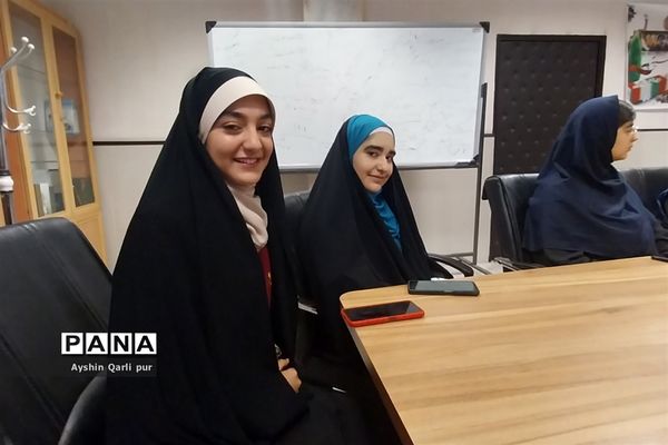 نشست هیات اندیشه‌ورز دانش‌آموزی سازمان دانش‌آموزی استان فارس