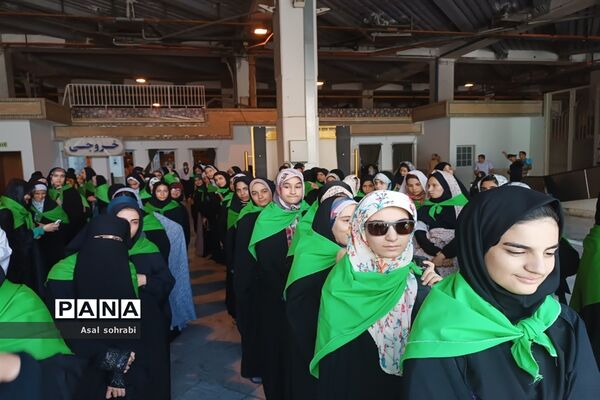 تشرف دانش‌آموزان زیارت اولی دختر کرمانشاه به حرم مطهر رضوی