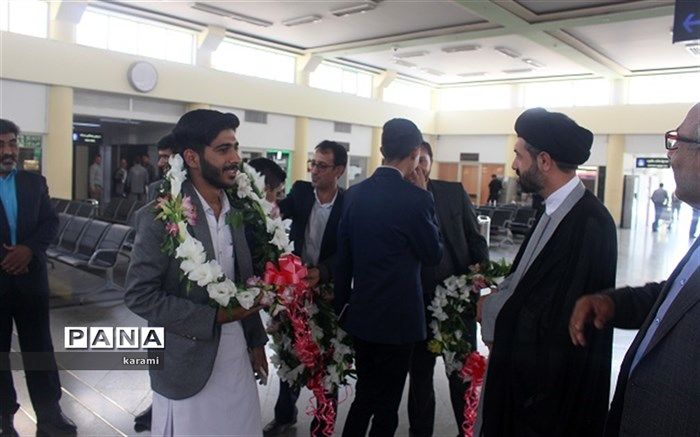 استقبال از نمایندگان استان کرمان در مجلس دانش‌آموزی کشور