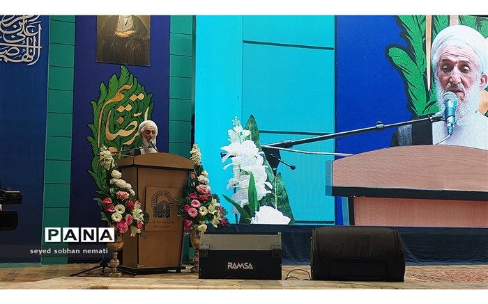 عشایر پشتوانه سیاسی، فرهنگی و مالکیتی ایران هستند