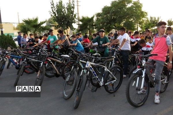 برگزاری همایش دوچرخه‌سواری در بوستان زیتون شهر قیامدشت