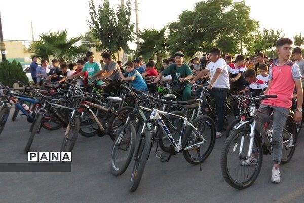 برگزاری همایش دوچرخه‌سواری در بوستان زیتون شهر قیامدشت