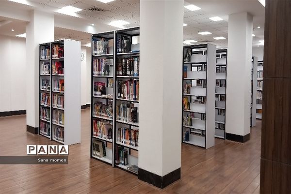 بازدید از کتابخانه مرکزی امام خمینی(ره)