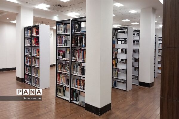 بازدید از کتابخانه مرکزی امام خمینی(ره)