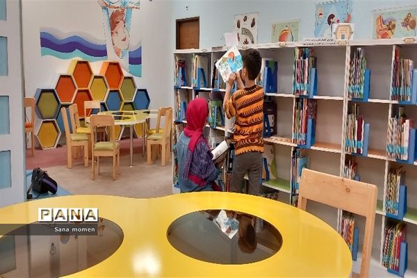 بازدید از کتابخانه مرکزی امام خمینی(ره)