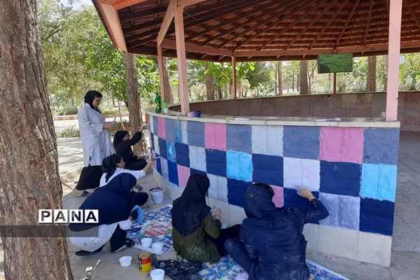 رنگ‌آمیزی اردوگاه استانی شهید بهشتی اصفهان  توسط دانش‌آموزان هنرمند
