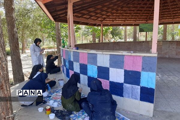 رنگ‌آمیزی اردوگاه استانی شهید بهشتی اصفهان  توسط دانش‌آموزان هنرمند
