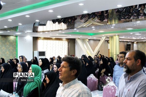 جلسه ویژه اولیای پایه نهم با موضوع هدایت تحصیلی در کاشمر