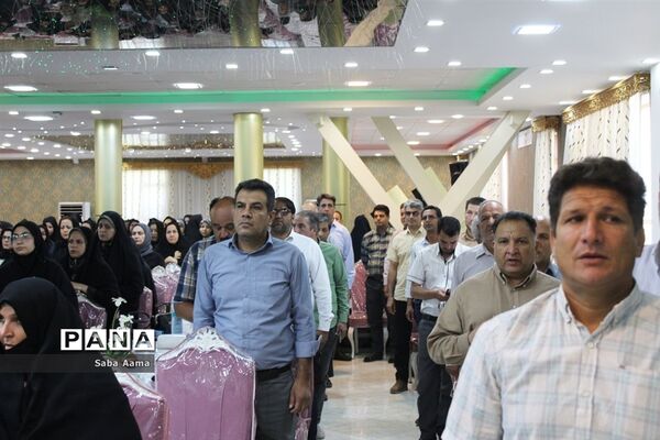 جلسه ویژه اولیای پایه نهم با موضوع هدایت تحصیلی در کاشمر