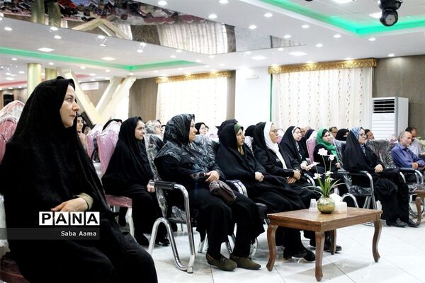 جلسه ویژه اولیای پایه نهم با موضوع هدایت تحصیلی در کاشمر