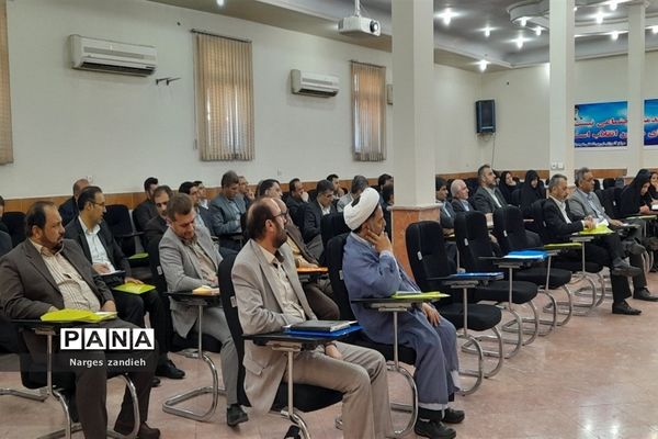 برگزاری کارگاه آموزشی ویژه معاونان و روسای ادارات سوادآموزی استان‌ها در ملارد