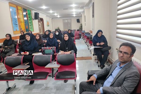 بازدید و حضور مدیر آموزش و پرورش رودهن در کارگاه طرح قرآنی اتقان