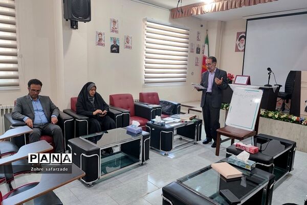 بازدید و حضور مدیر آموزش و پرورش رودهن در کارگاه طرح قرآنی اتقان