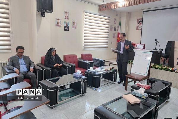 بازدید و حضور مدیر آموزش و پرورش رودهن در کارگاه طرح قرآنی اتقان