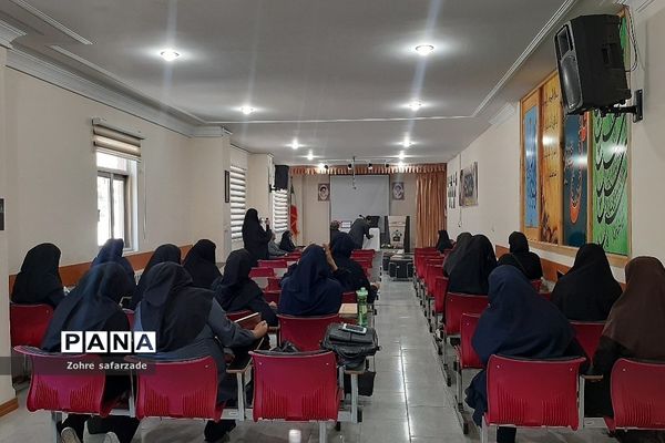 بازدید و حضور مدیر آموزش و پرورش رودهن در کارگاه طرح قرآنی اتقان