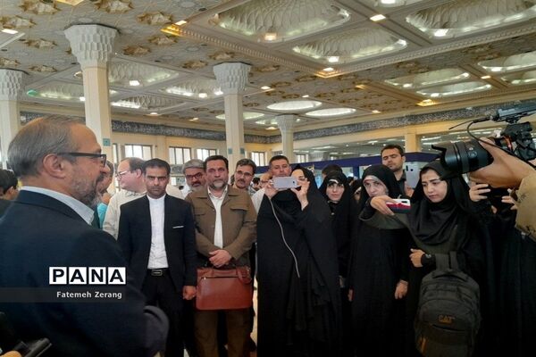 بازدید مسئولان کشوری از غرفه خراسان رضوی در نمایشگاه الف تا 