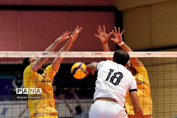 فینال مسابقات والیبال فرهنگیان کشور‌