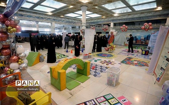 ترکیب بازی و آموزش