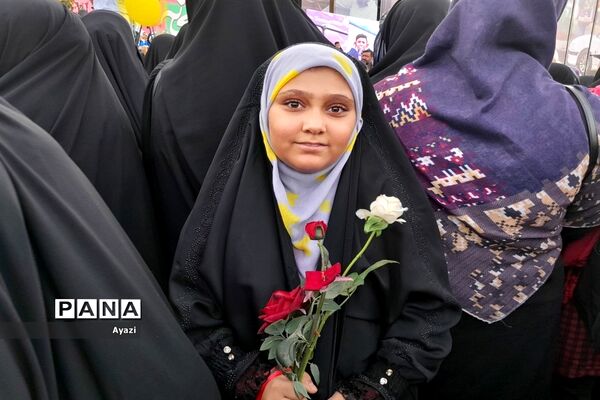 اجتماع بزرگ خانوادگی در هفته حجاب و عفاف در میدان امام حسین اصفهان