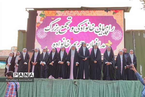 تجمع بزرگ مدافعان حریم خانواده در شهرستان قرچک