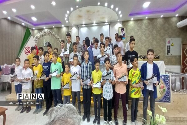تجلیل از برگزیدگان قرآن، عترت و نماز و فرهنگی هنری مقطع ابتدایی کاشمر