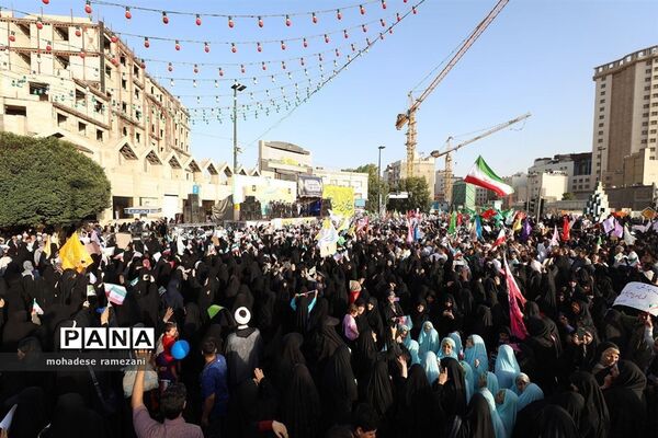 اجتماع عظیم مدافعان حریم خانواده در روز قیام مسجد گوهرشاد مشهد