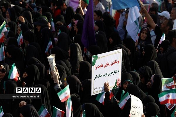 اجتماع عظیم مدافعان حریم خانواده در روز قیام مسجد گوهرشاد مشهد