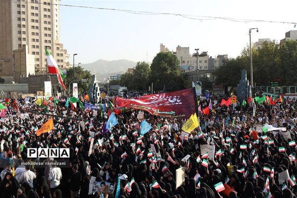اجتماع عظیم مدافعان حریم خانواده در روز قیام مسجد گوهرشاد مشهد