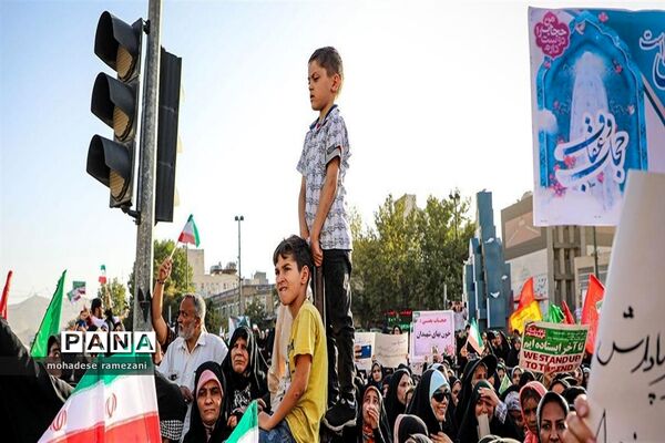 اجتماع عظیم مدافعان حریم خانواده در روز قیام مسجد گوهرشاد مشهد
