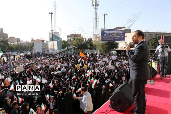 اجتماع بزرگ مردمی مدافعان حریم خانواده