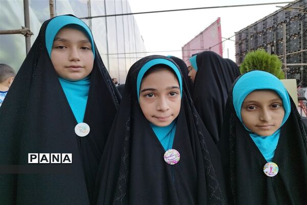 برگزاری اجتماع بزرگ خانوادگی ریحانه به مناسبت روز عفاف و حجاب در اصفهان