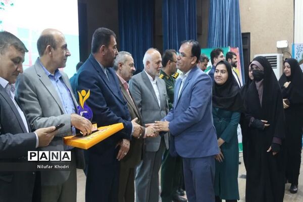 تجلیل از فعالان دوازدهمین جشنواره نوجوان سالم  در بوشهر