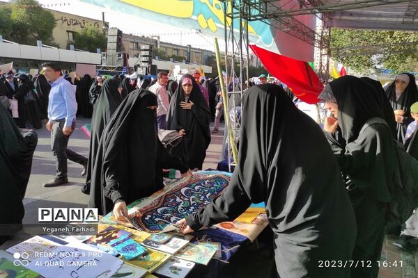 برگزاری اجتماع بزرگ و باشکوه مردمی مدافعان حریم خانواده در میدان بسیج