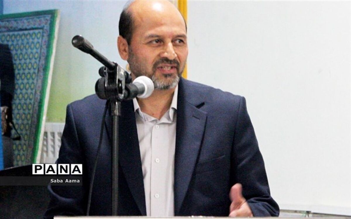 مدارس دولتی نماد مدارس رسمی هستند