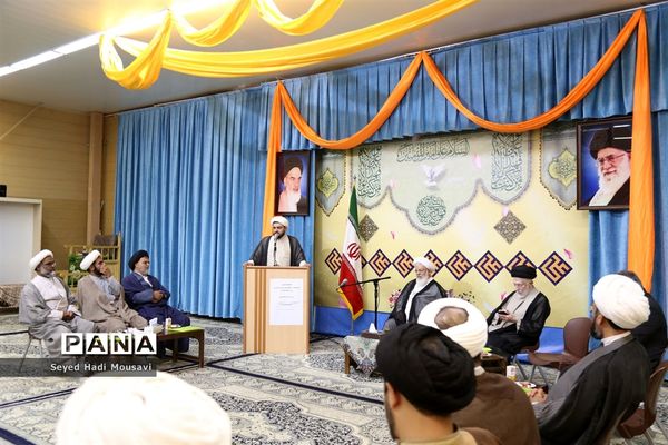 دیدار آیت‌الله ناصری با ائمه جماعت مدارس ناحیه یک