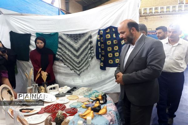 بازدید معاون عمرانی وزیر آموزش و پرورش از جشنواره تابستانه دانش‌آموزی در ابرکوه
