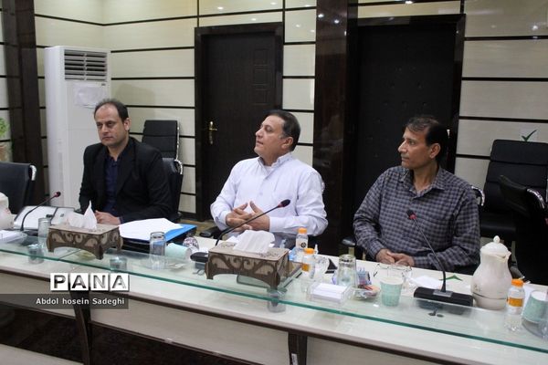 جلسه توجیهی ارزیابان، تسهیل‌گران و امور اداری مصاحبه آزمون استخدامی آموزش و پرورش استان بوشهر