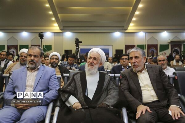 بازدید جمعی از مسئولان کشوری و استانی از اولین نمایشگاه تخصصی خانواده (مهرانه)