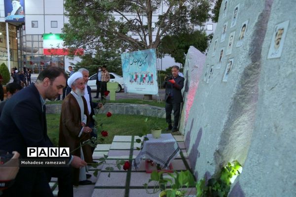 بازدید جمعی از مسئولان کشوری و استانی از اولین نمایشگاه تخصصی خانواده (مهرانه)