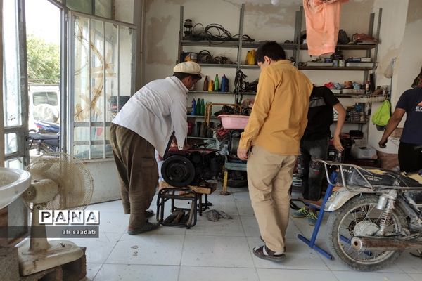 برگزاری دوره‌های کارورزی تابستانه ‌هنرستان پسرانه  امام خامنه‌ای شهرستان مرزی  کلات