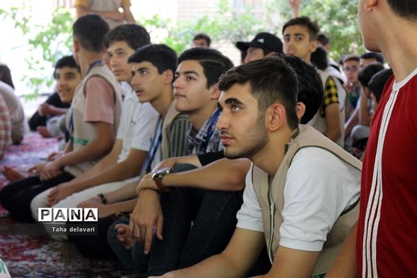 برگزاری اولین نماز جماعت گروه دوم اردوی یاورمربیان پیشتاز شهرستان‌های تهران