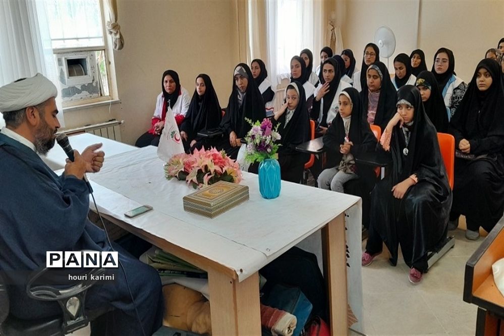 برگزاری کارگاه آموزشی عفاف و حجاب هلا ل احمرشهرستان مانه و سملقان