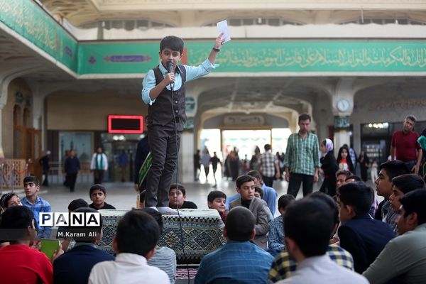 نوحه‌خوانی نوجوانان در حرم حضرت معصومه(س)