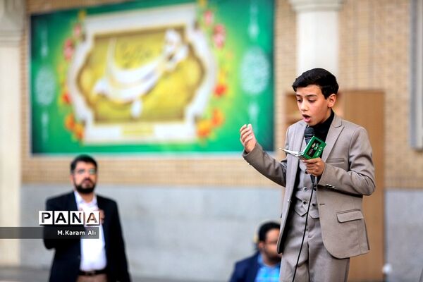 نوحه‌خوانی نوجوانان در حرم حضرت معصومه(س)